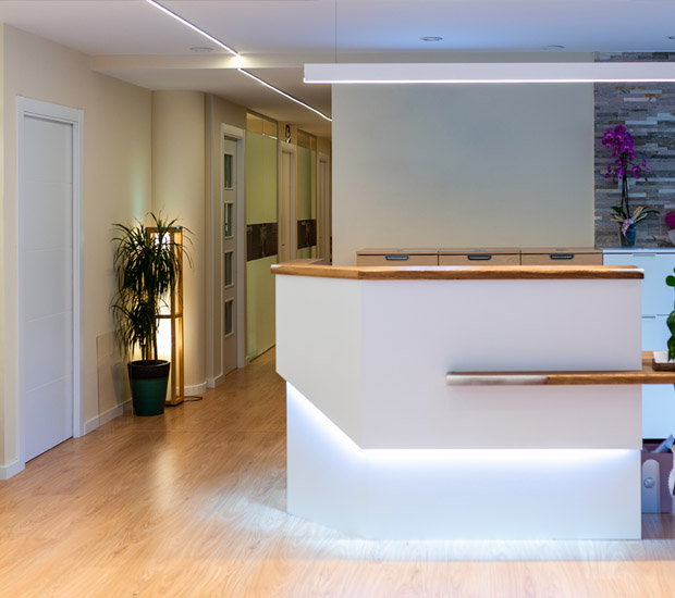 Costa Mesa Office Roles - Who Am I Talking To